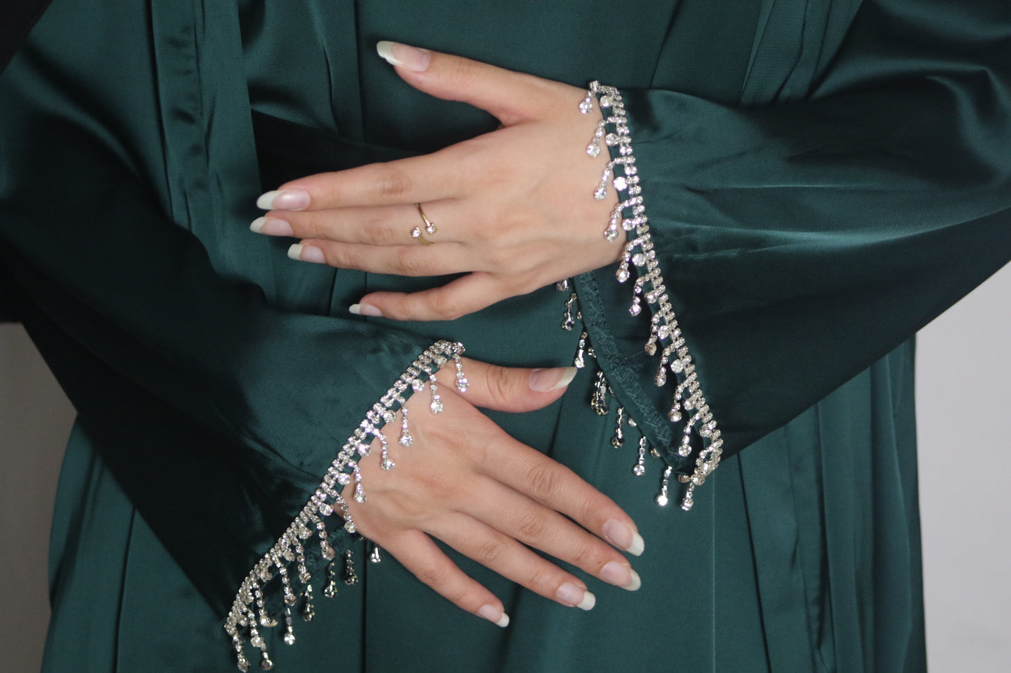 Glamorous 3-Piece Abaya with Sparkly Tassel Sleeves